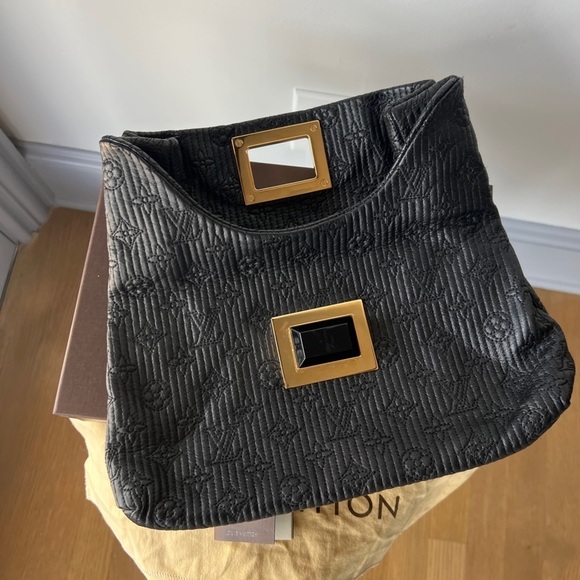 Louis Vuitton Altair Clutch Quilted Monogram Leather in Noire - Picture 11 of 15